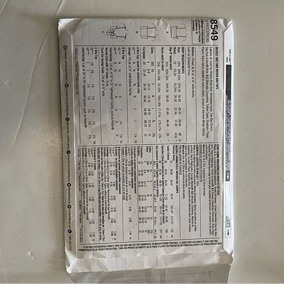 Simplicity Sewing Pattern 8549 - Misses Bra Top, XXS-XXL - Picture 5 of 10